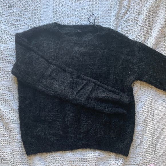 Size M Ardene Fluffy Sweater - Picture 1 of 5